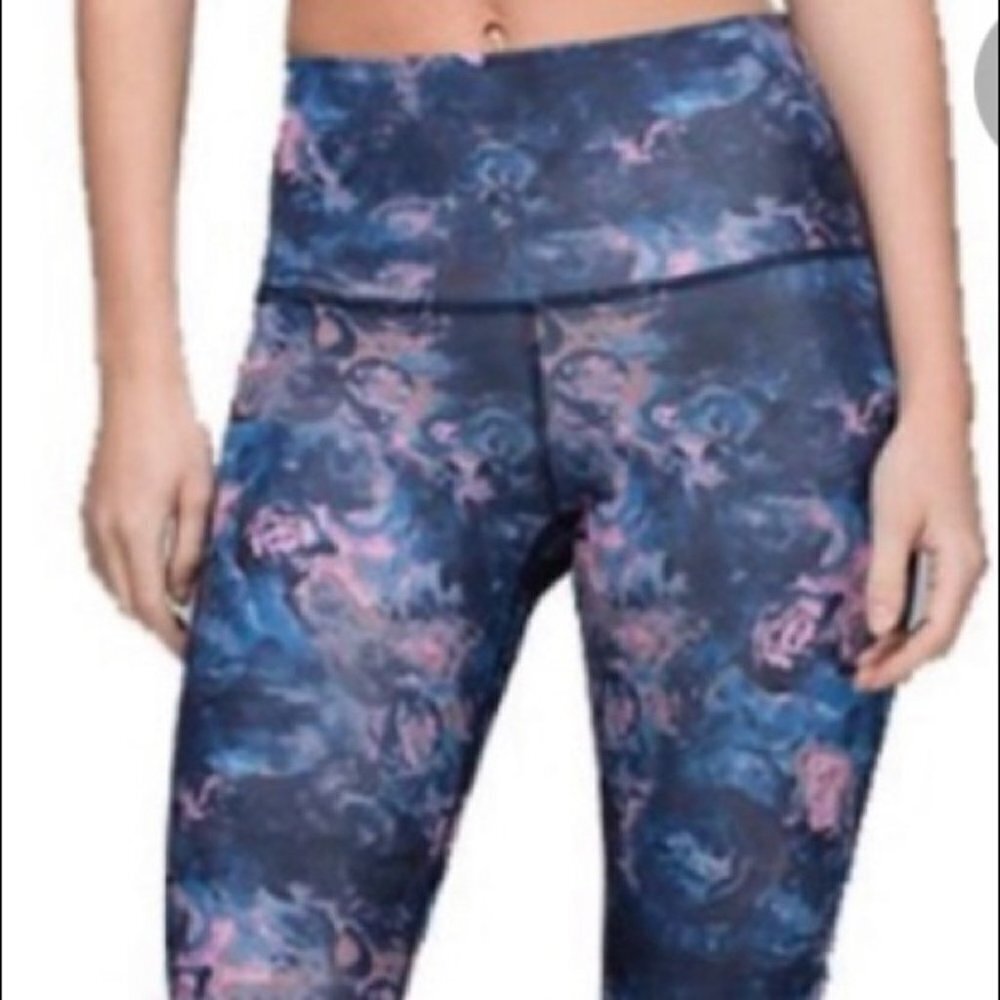 LULULEMON Sz 4 If you are Lucky Floral Pattern W/  Mesh Leggings